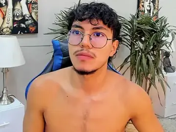 Stripchat Nude Webcam of kai_storn