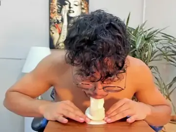 Stripchat Nude Webcam of kai_storn