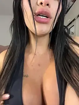 Stripchat Nude Webcam of Emmily_19