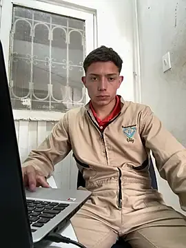 Stripchat Free Live Porn of santiObrero
