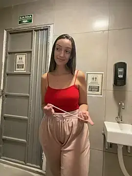 Stripchat Live Sex Cam of BelleLouiseVp