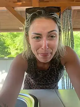 Stripchat Live Porn of petrouchkaaa_