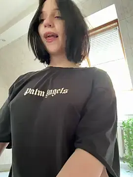 Stripchat Live Sex of YourLittleDevil
