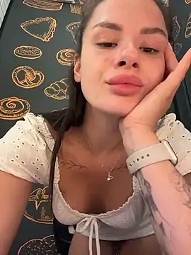 Stripchat Free Porn Cam of MiraReach