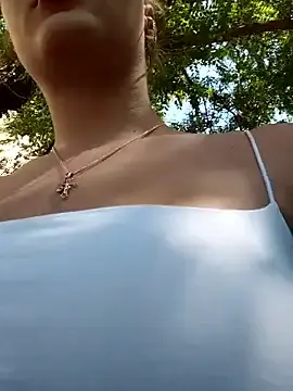 Stripchat Sex Cam of caressyourself