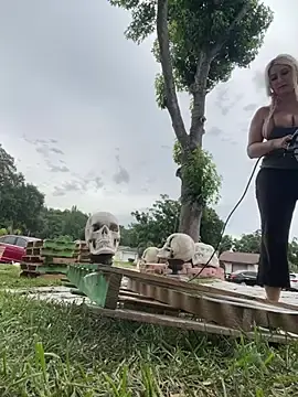 Stripchat Live Porn of ADRIANNA_FOX