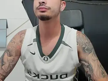 Stripchat Live Sex Cam of BrandonTate