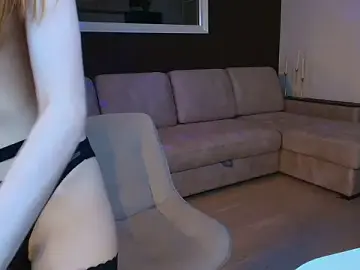Stripchat Best Webcam of FoxyMira