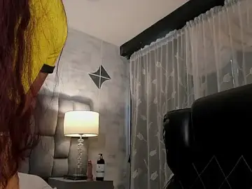 Stripchat Live Sex Cam of CarolineFyre