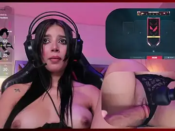 Stripchat Free Live Porn of SweetieCloe_