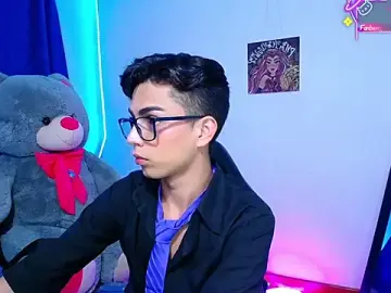 Stripchat Best live sex cam show of OwenBluee