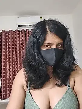 Stripchat Nude Webcam of Cute-Maanvi