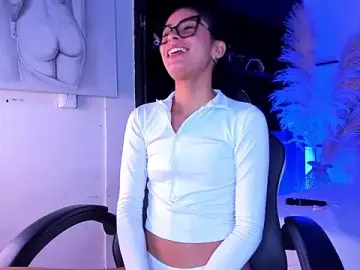 Stripchat Free Porn Cam of DemiPrince_