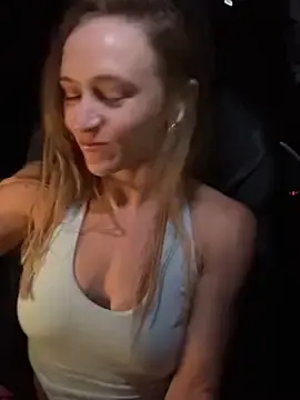 Stripchat Watch Live Sex Cams of lunagirl13