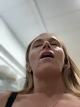 Stripchat Live Porn of lunagirl13