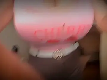 Stripchat Live Sex Cam of GiftedGirl4u