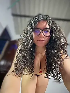 Stripchat Free Live Porn of Simone_Miller