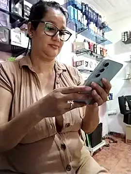 Stripchat Free Live Porn of keilymadam