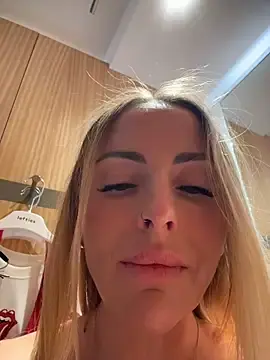 Stripchat Adult Video Chat of EmaSalis