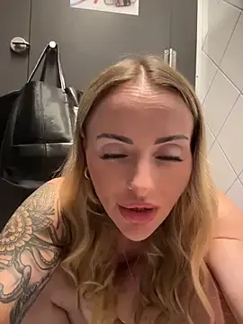 Stripchat Best live sex cam show of EmaSalis