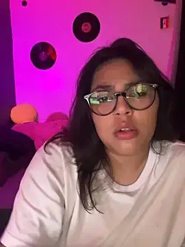 Stripchat Live Sex Cam of miacanela_xo