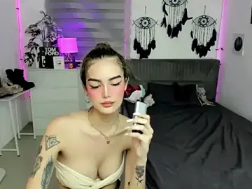 Stripchat Free Porn Cam of AlexandraMooree