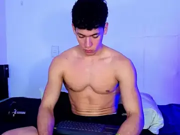 Stripchat Watch Live Sex Cams of Luke_Muscle