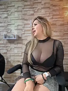 Stripchat Free Porn Cam of _Abril-Office1