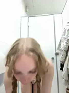 Stripchat Free Porn Cam of bambi_lu