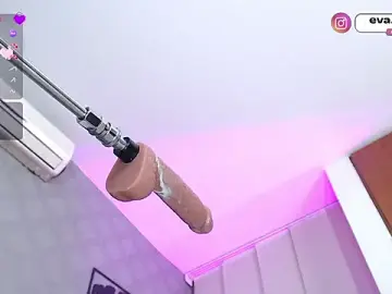 Stripchat Live Porn of eva_cuper