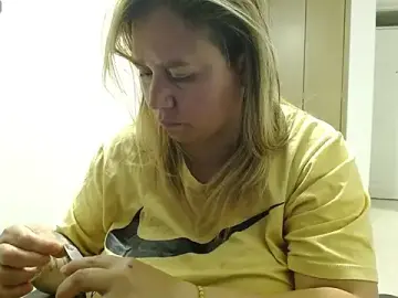 Stripchat Watch Live Sex Cams of LauraReeves