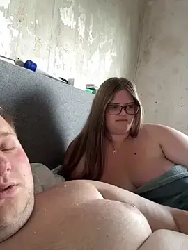 Stripchat Adult Webcam of CurvyPaar2