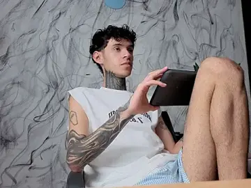 Stripchat Sex Cam of Arteemiiis