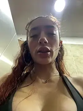 Stripchat Live Sex Cam of ariiel_