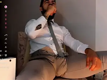 Stripchat Free Porn Cam of MarkWalker__