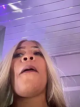Stripchat Live Porn of riri_brunnete