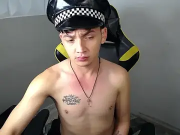 Stripchat Live Sex Cam of Golds_boy_duo