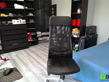 Stripchat Sex Cam of latinoo23bom