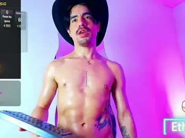 Stripchat Watch Live Sex Cams of Ethan_Briggs_