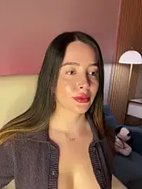 Stripchat Free Porn Cam of Alessia-miller_