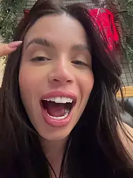 Stripchat Live Sex Cam of Rafaellaz