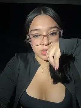 Stripchat Live Sex Cam of -VICKKY