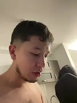 Stripchat Free Live Porn of Julian_victoriacollins
