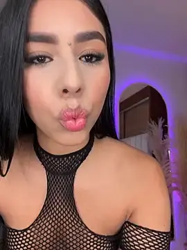 Stripchat Sex Cam of Rossie_Blooms
