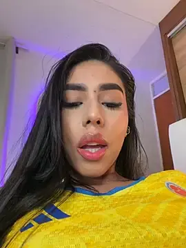 Stripchat Free Live Porn of Rossie_Blooms