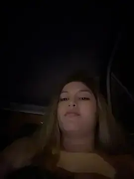 Stripchat Free Live Porn of lunablossom_
