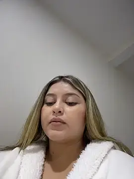 Stripchat Adult Webcam of lunablossom_