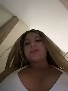 Stripchat Adult Webcam of lunablossom_