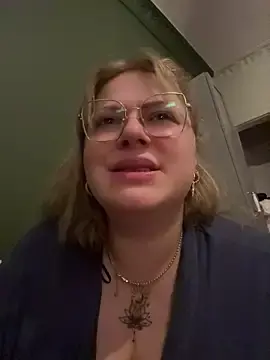 Stripchat Live Sex Cam of MertTtTtT006