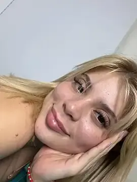 Stripchat Best Webcam of _Alicee_1
